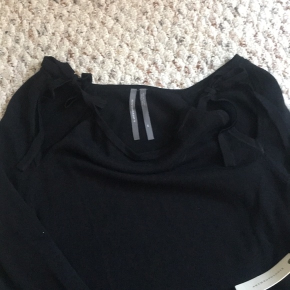 NWT Anthropologie sweater/top OPEN TO OFFERS - Picture 2 of 6